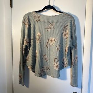 Dusty blue flower top